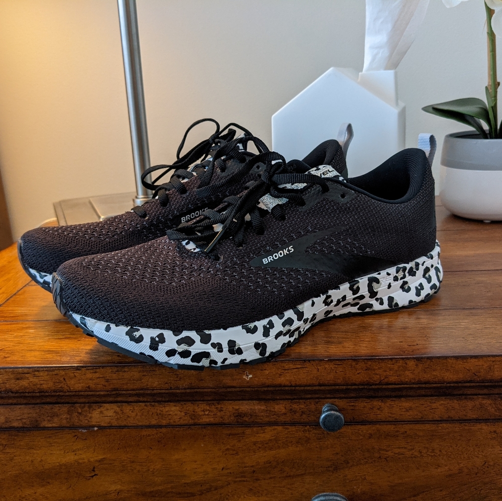 Brooks Revel 4